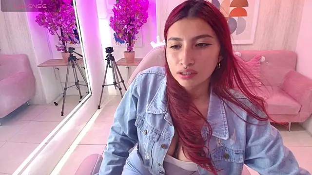 Sofi_monroeeeのライブXXXチャット