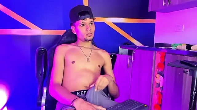 Iam_steven_'s Webcam Show