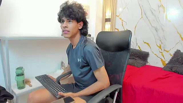 Zayn_Fox32 élő XXX-chatje