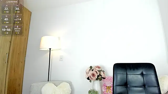 khloelatin's Live XXX Chat