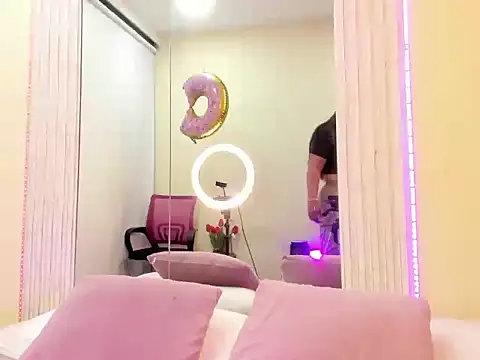 CloeCorall_ Webcam show