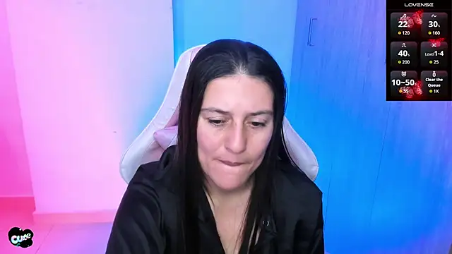 Saskyaa's Live XXX Chat