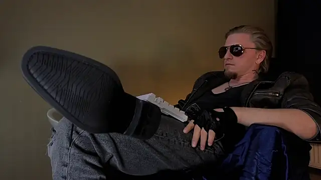 XXX chat uživo modela Vincent_Hardman