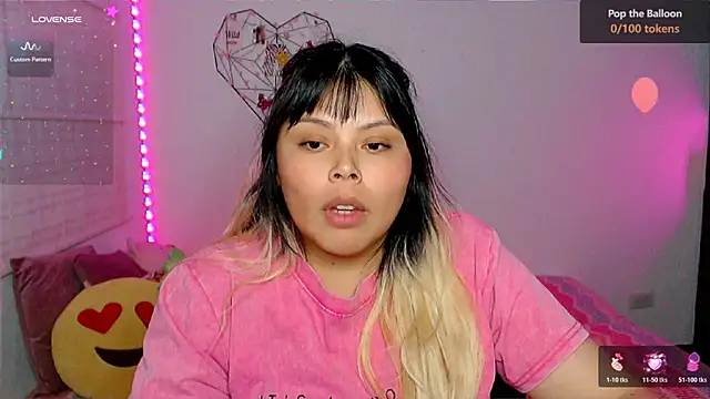 XXX chat uživo modela EllieMoonX
