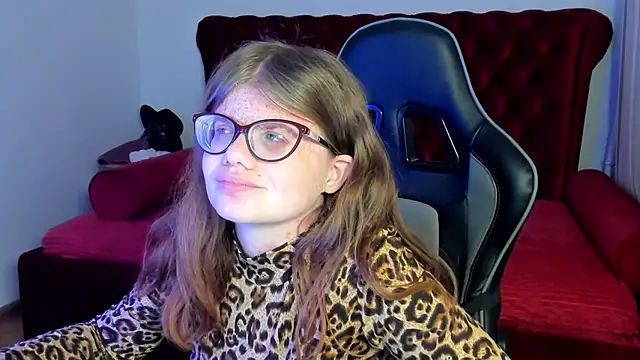 ChloeHalses: онлайн-секс-чат
