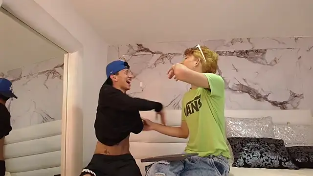 Marcus_and_Tony: вебкам-шоу