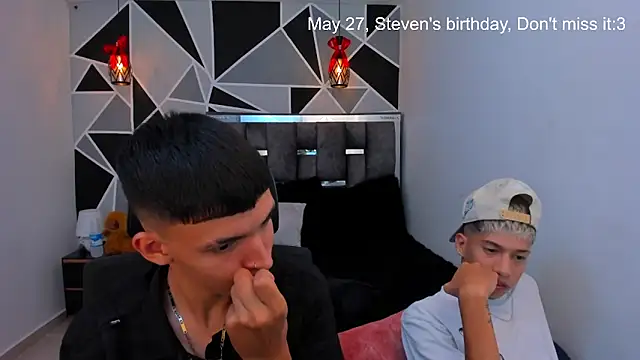 Czat XXX na żywo – Juan_Nd_Steven
