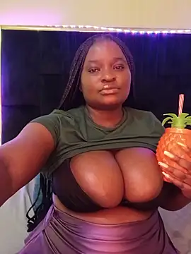 XDarkChocolateKiss Show in webcam