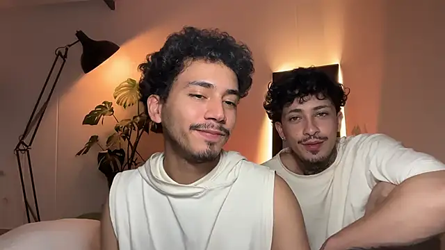 Noah_and_Steven's Live XXX Chat