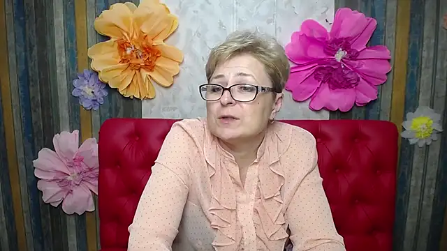 EmiliaGree's Live XXX Chat