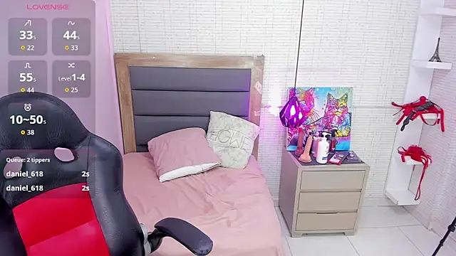KORINASANTOS live XXX chat