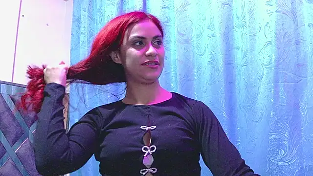 Chat XXX ao vivo de tinny_emiily