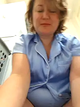 XXX chat uživo modela Tutideli