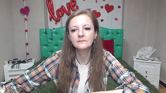 MeganPirs Adlı Modelin Canlı XXX Sohbeti
