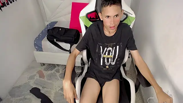 sombra_18 Chat XXX in diretta