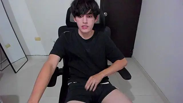 eren_188's Live XXX Chat