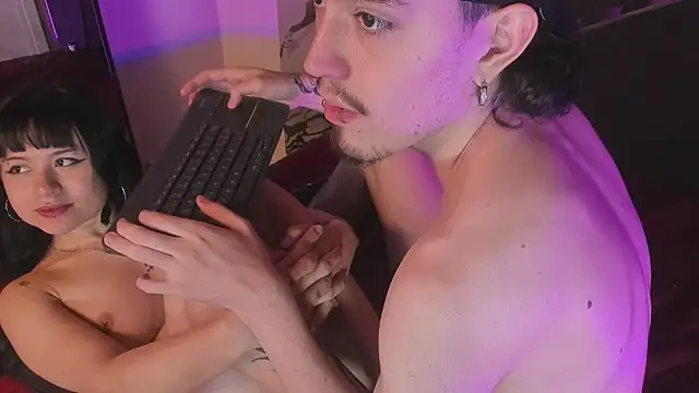 Couple_In_Heat Webcamshow