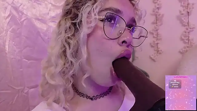 Haelycute élő XXX-chatje