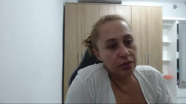 RoxanaLove9 Live XXX-Chat