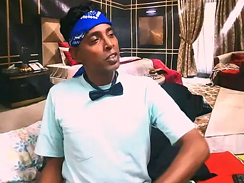 IndianHunk01のライブXXXチャット
