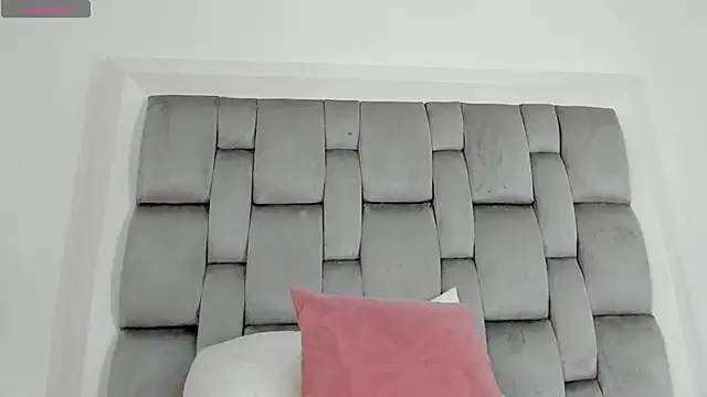 Онлайн чат XXX kendall_jones7