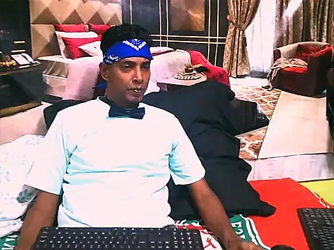 Онлайн чат XXX IndianHunk01