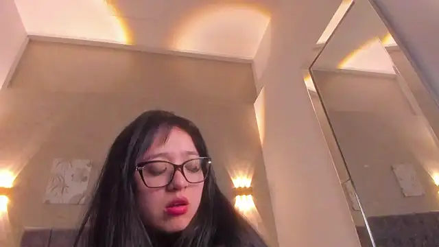 Lunaa_bellaa's Live XXX Chat