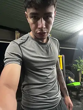 Chat XXX en directo de Noah_Sins