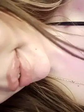 reem_699 Adlı Modelin Canlı XXX Sohbeti