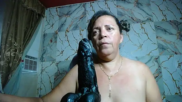 alina_maturehot 网络视讯表演