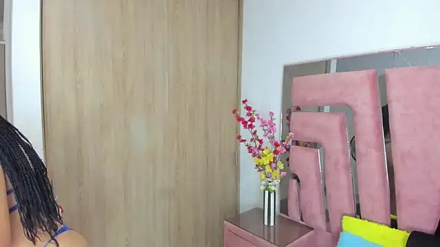 MaraKarly Adlı Modelin Canlı XXX Sohbeti