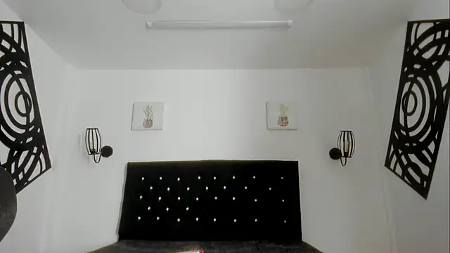 LeoTease Live XXX Chat