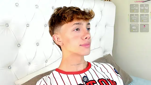 Tomy_Rox Live XXX Chat