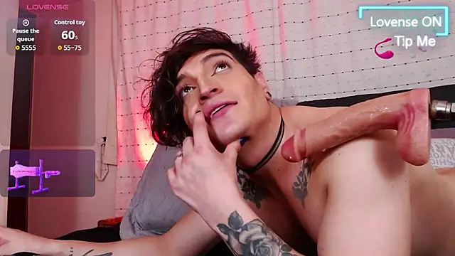 Hornymoan webkamerás műsora