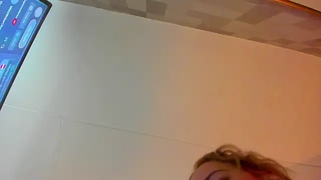 Chat +18 de Iris_Foster_ ao vivo