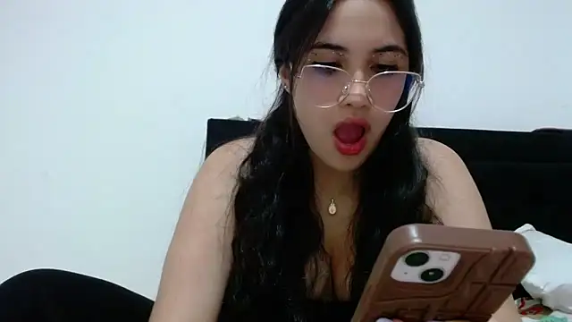 InocentHeaven1's Live XXX Chat