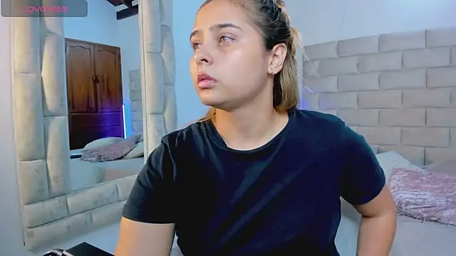 MikaelaStone Live XXX-Chat