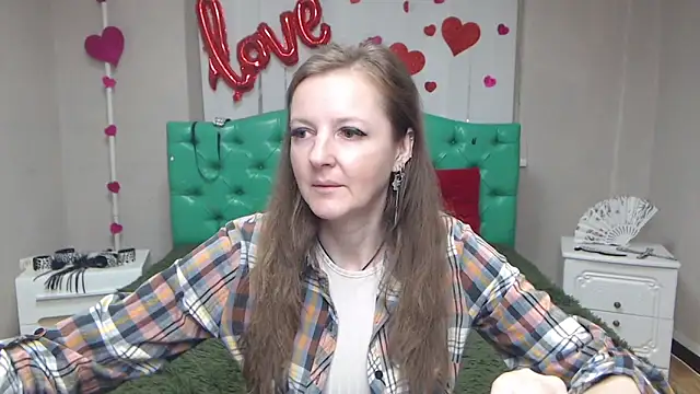 MeganPirs: онлайн-секс-чат