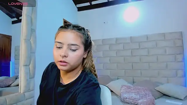 MikaelaStone live XXX chat