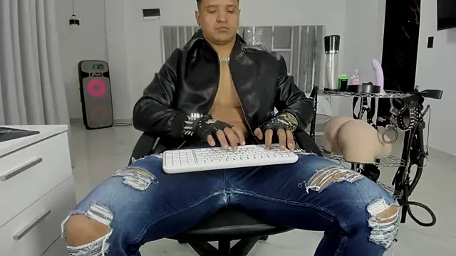 Chat XXX Live master_leather