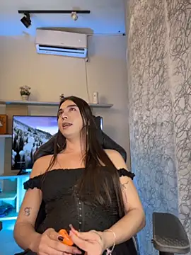 saracaball_'s Live XXX Chat