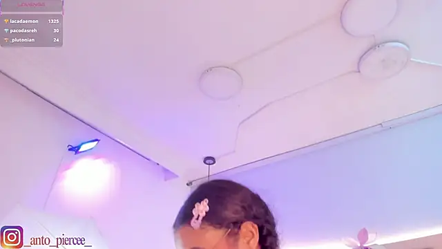 XXX chat uživo modela antonelllepiercee
