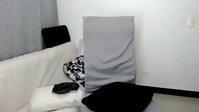 Chat XXX ao vivo de Laura-pervert