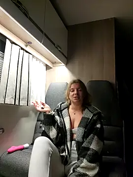 VanLifeVixen 现场XXX聊天