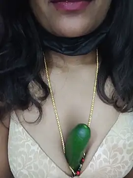 Premalatha_28's Webcam Show