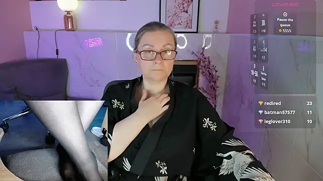 Alexandra_Kind: онлайн-секс-чат