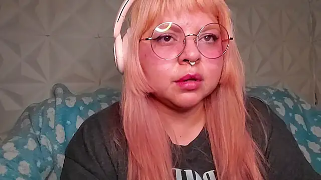 Satyn_doll Adlı Modelin Canlı XXX Sohbeti