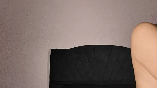 YaraLeon's Live XXX Chat
