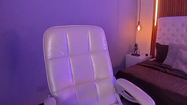 Chat XXX ao vivo de ZamabyCrucie