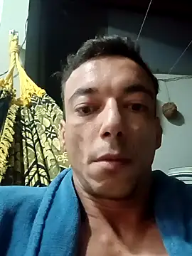 Hermestrino666 élő XXX-chatje